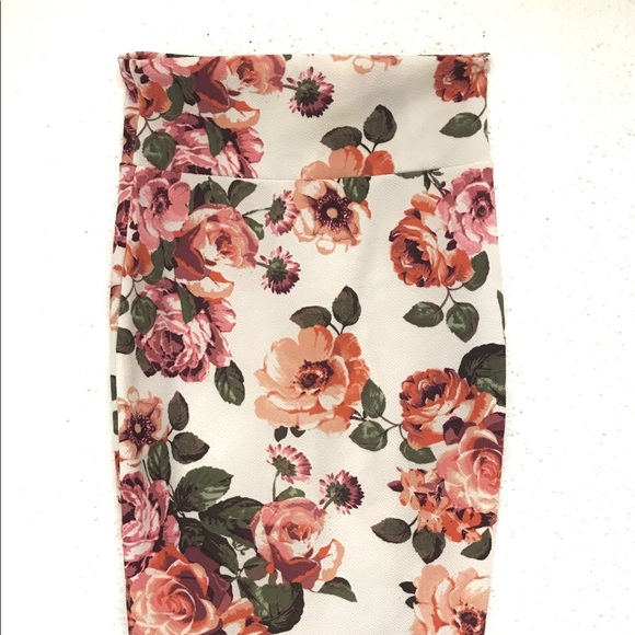 Dresses & Skirts - Pencil Skirt